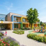 MŠ Nedvězská: Kompletní průvodce předškolním vzděláváním, aktivitami a zápisem 3 Budova a zahrada mateřské školy MŠ Nedvězská